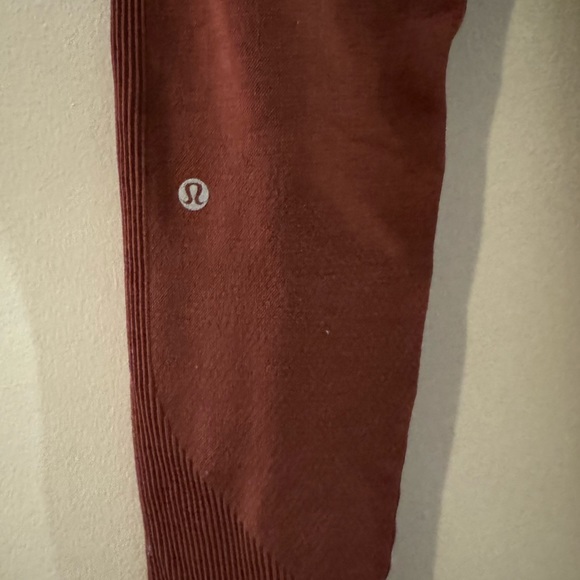 Lululemon winter running leggings with ribbed detail sz 4 - Picture 5 of 6